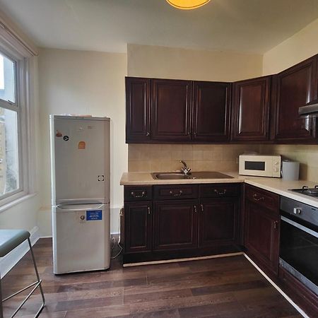 Отель Charming Double Bed Retreat Лондон Экстерьер фото