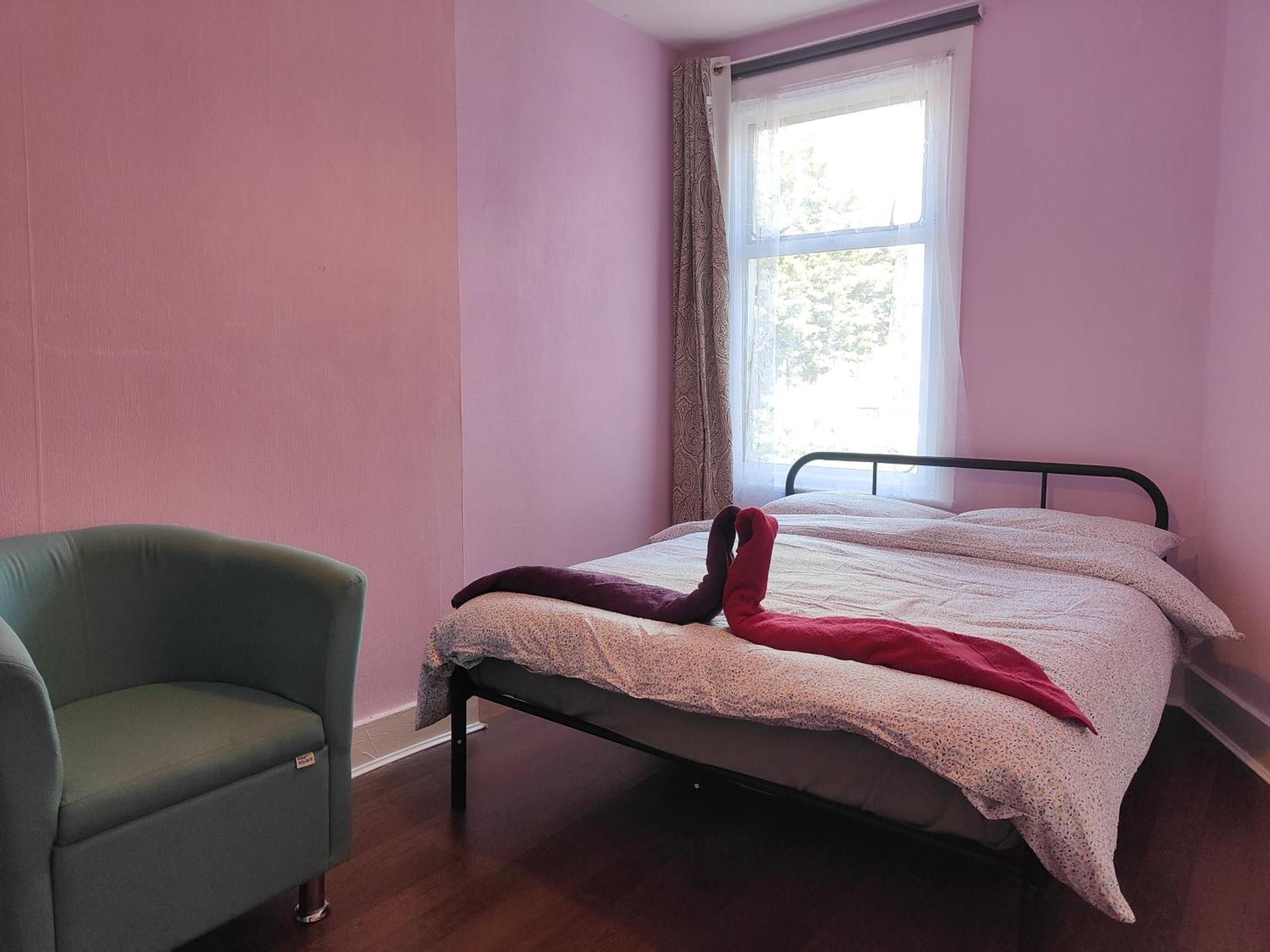 Отель Charming Double Bed Retreat Лондон Экстерьер фото